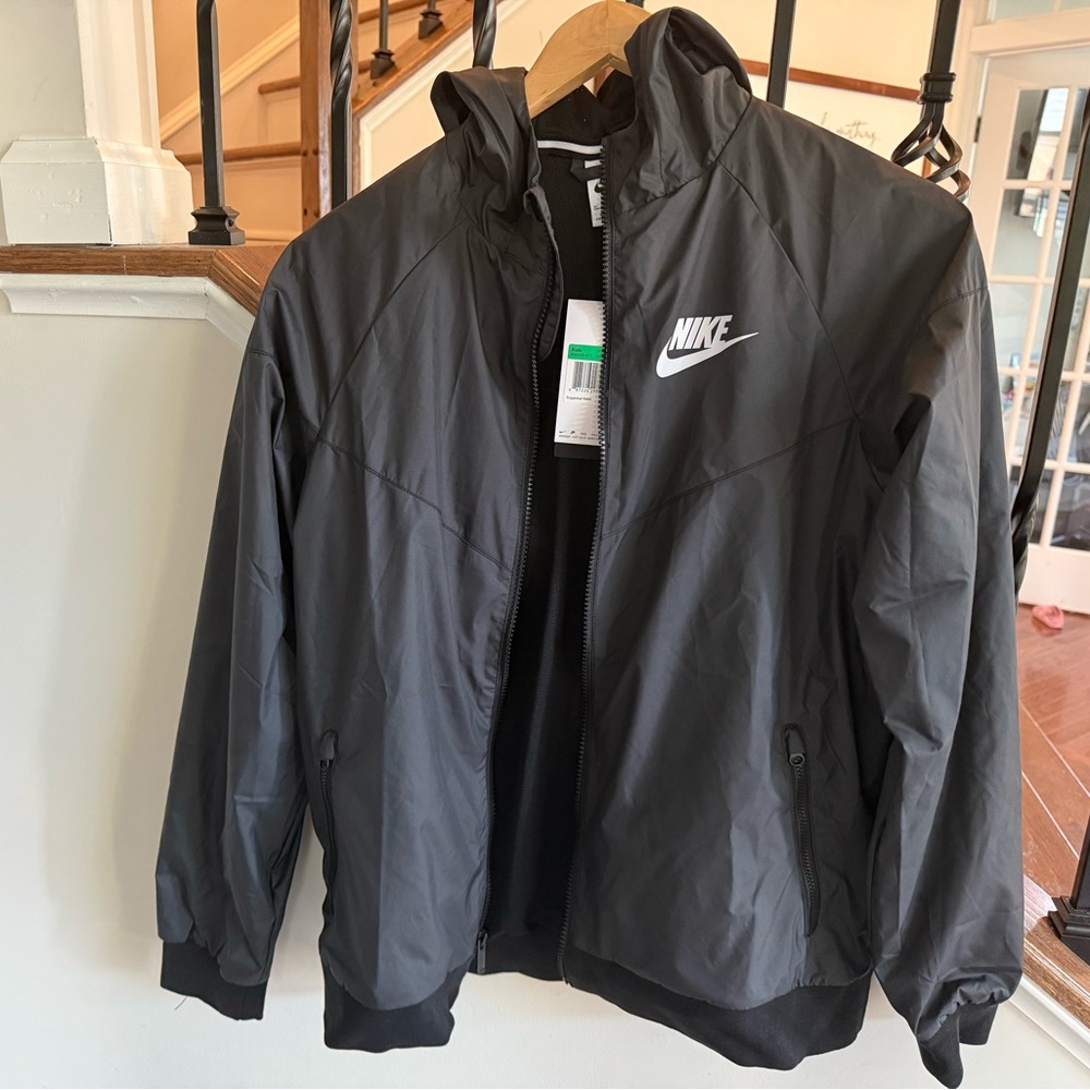Nike XL YOUTH Black Jacket- NWT